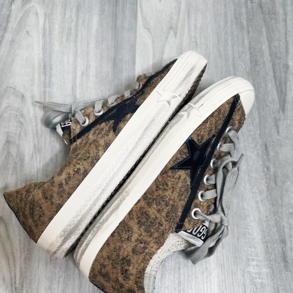 Golden Goose V Star Leopard Suede Sneakers - Picture 5 of 8